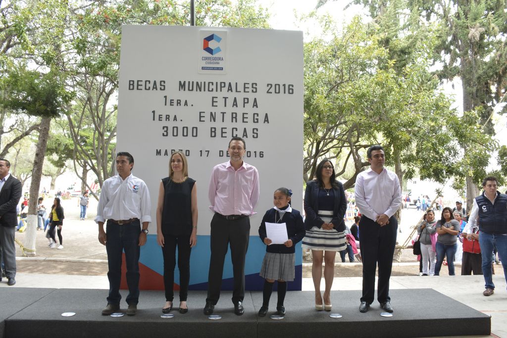 BECAS_MAURICIO KURI_CORREGIDORA_VS_DSC0751