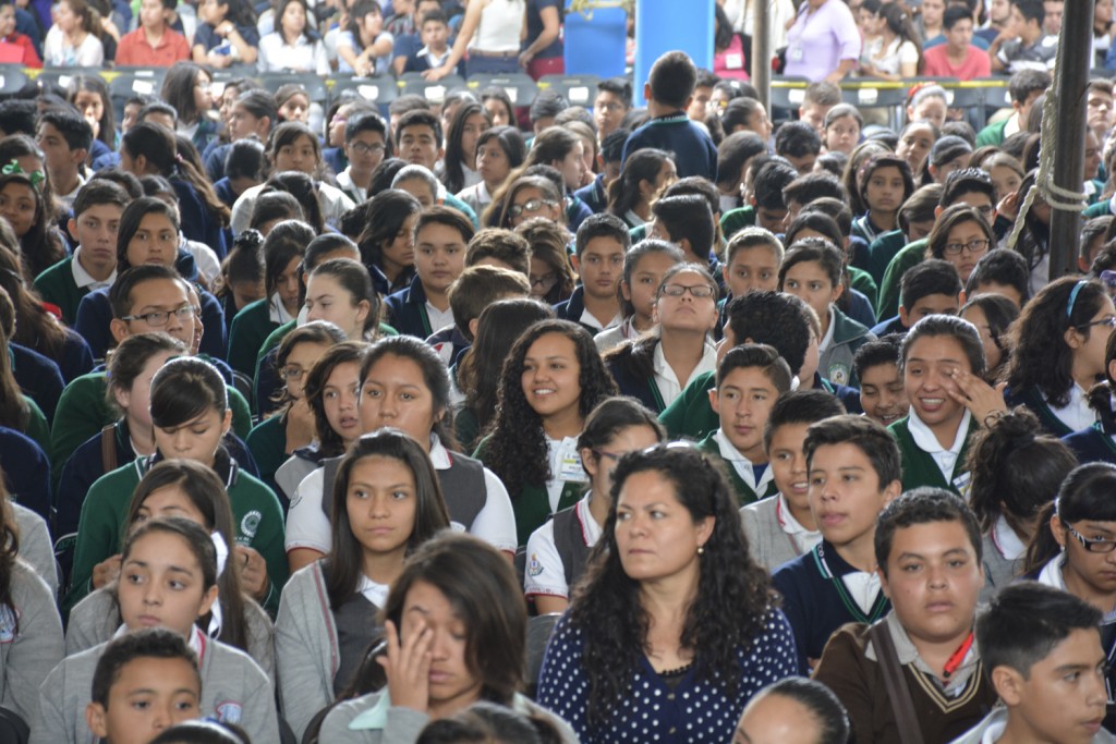 ENTREGA BECAS_MAURICIO KURI_CORREGIDORA_VS_DSC4281