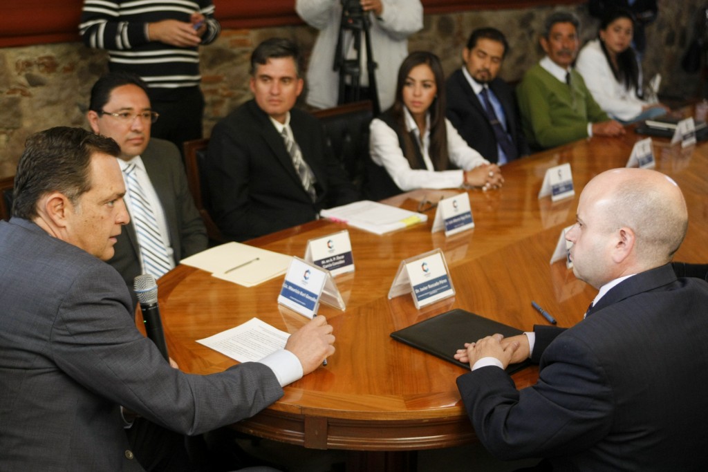 FIRMA CONVENIO CEIG_MAURICIO  KURI_CORREGIDORA__60D7962