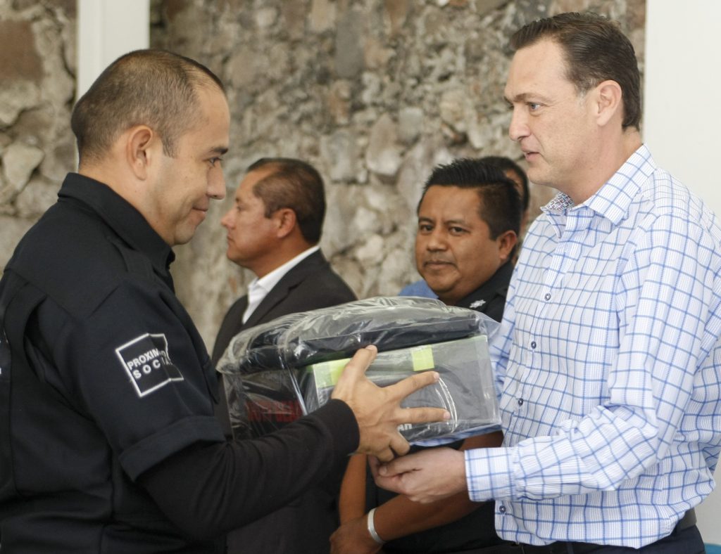ENTREGA POLICIAS_MAURICIO  KURI_CORREGIDORA_19072016-_60D0179