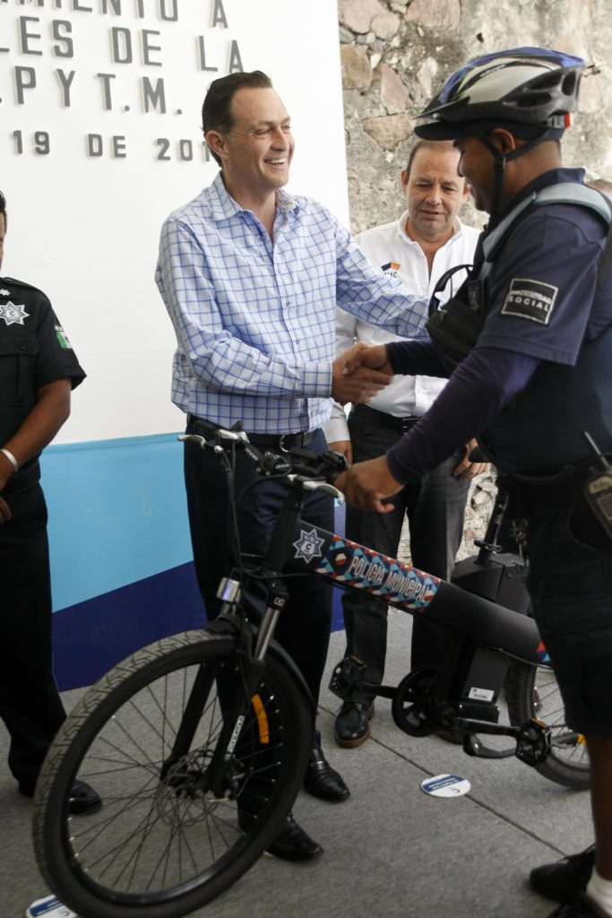 ENTREGA POLICIAS_MAURICIO  KURI_CORREGIDORA_19072016-_60D0232