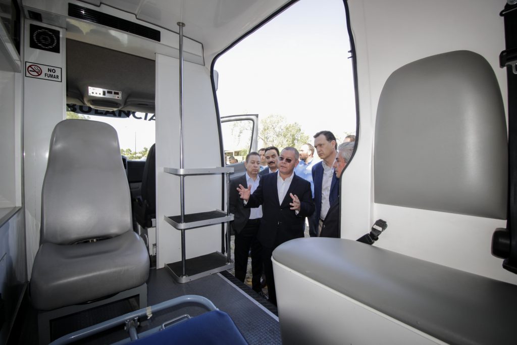 entrega-ambulancia_mauricio-kuri_coregidora_mg_5083