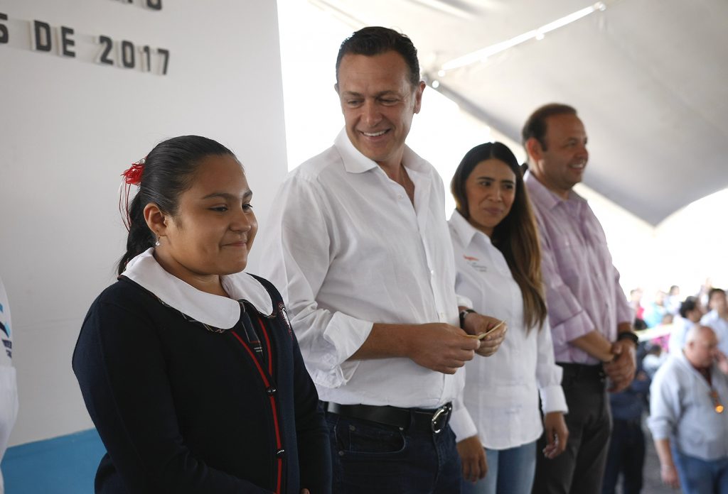 2da entrega de Becas Municipales (2)