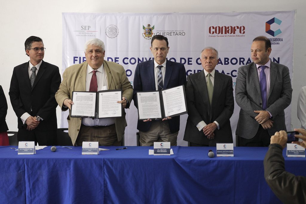 Firman Corregidora y CONAFE convenio de colaboración (2)